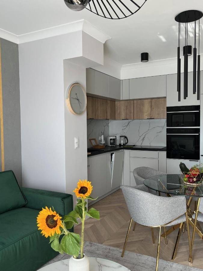 Feel At Home Teczowa Apartamenty Halo Wroclaw Exterior photo